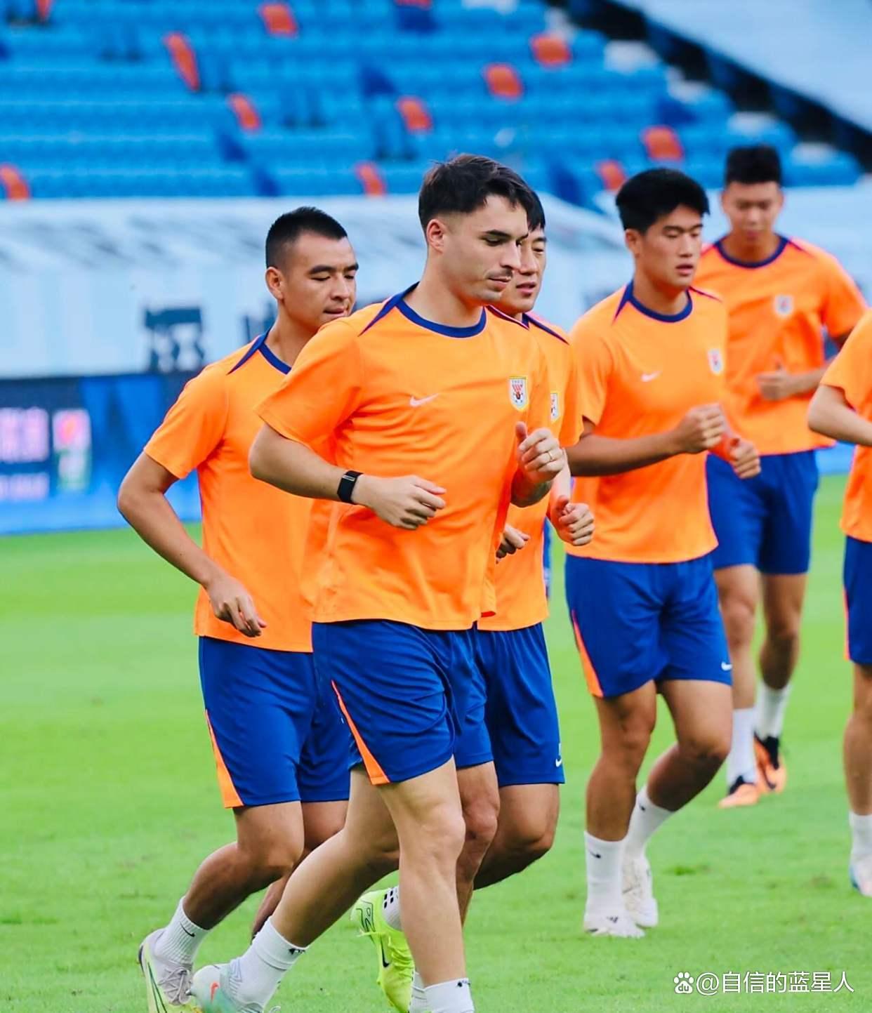 包含刚刚！山东泰山战术微调备战CBA季后赛集结日洛杉矶快船调整名单以备意甲，风云突变马赛加时末段外线爆发的词条