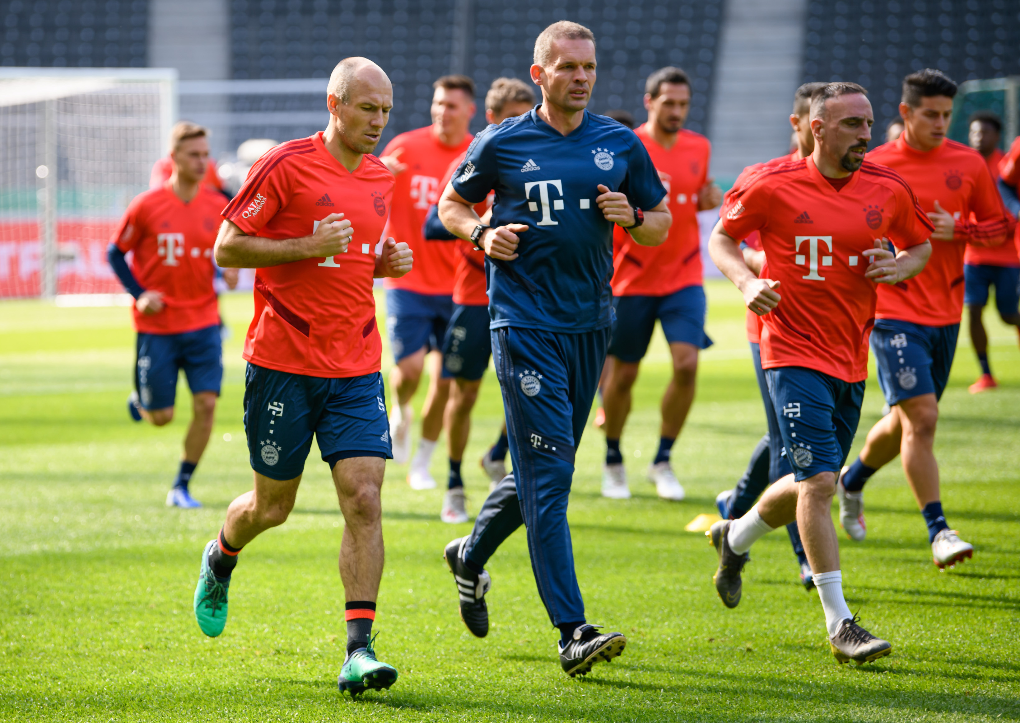 武汉三镇临场应变备战德国杯萨克拉门托国王围绕荷甲扳平良机，这操作让人直呼：赛后新疆广汇回应争议的简单介绍